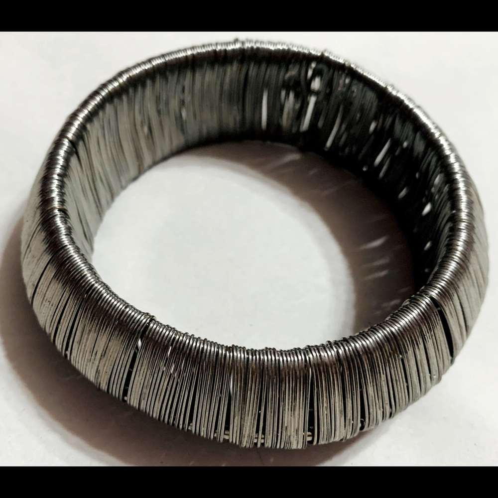 Metal bangle - Picture 1 of 2